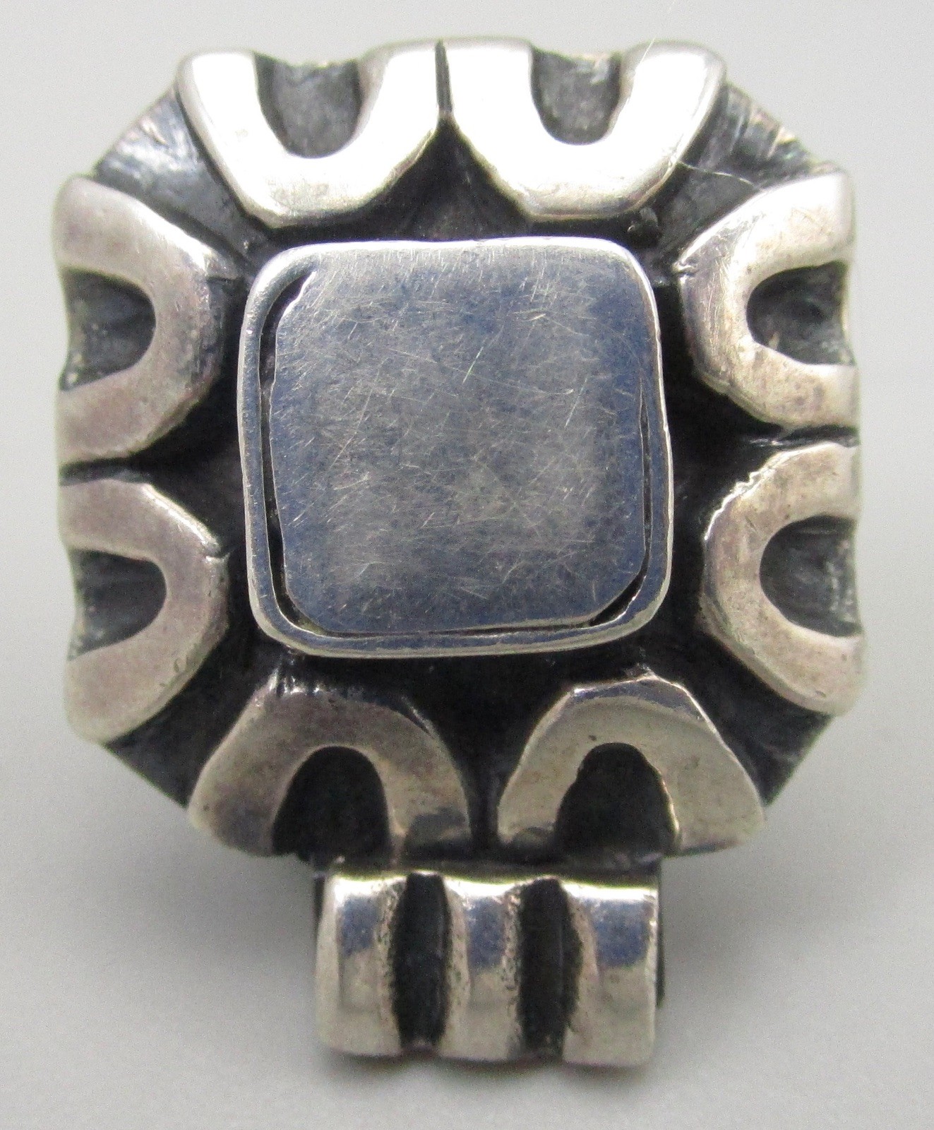 LOVELY DIAN MALOUF STERLING SILVER 1″ CLIP ON EARRINGS