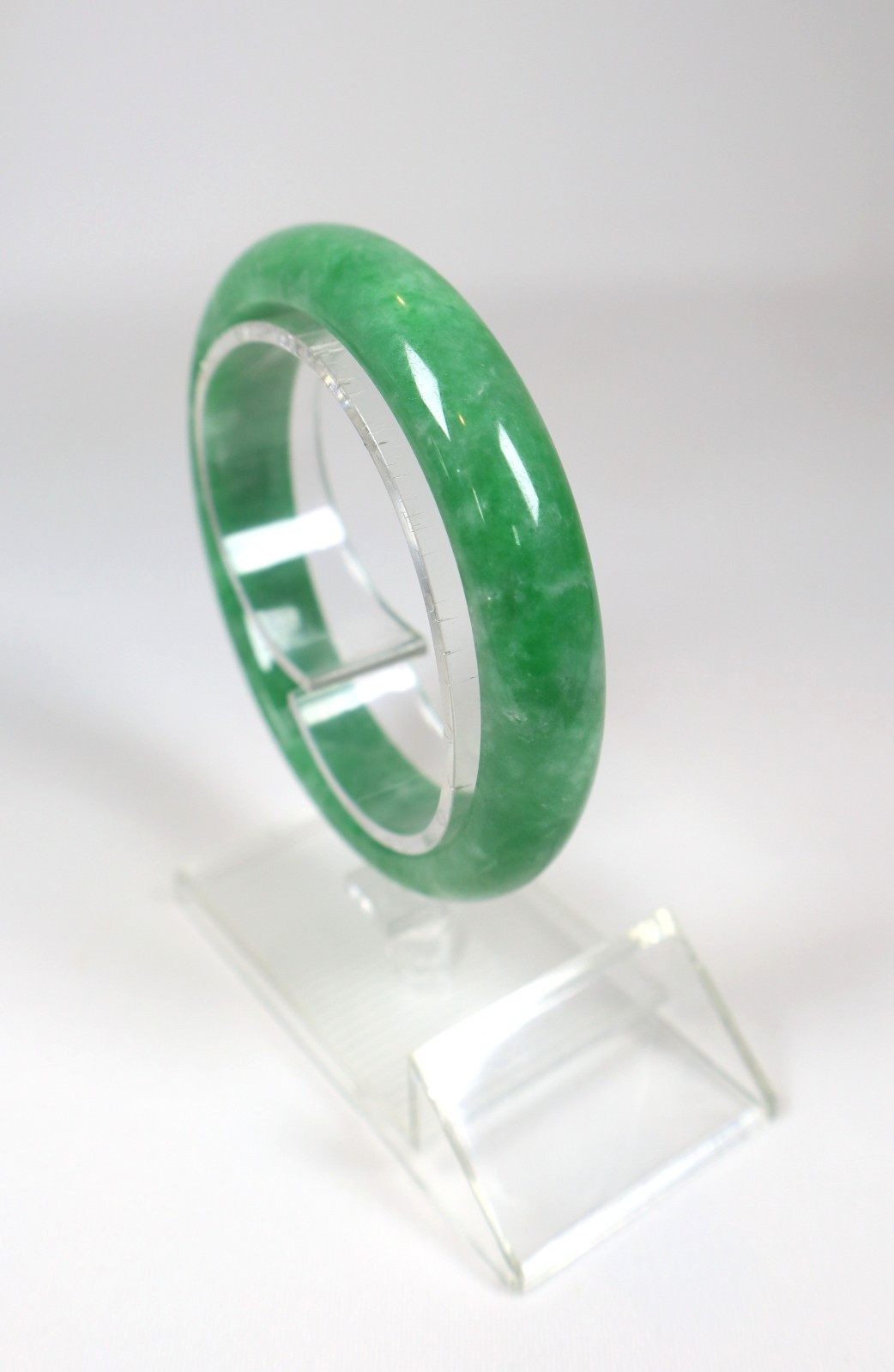 Genuine Vintage Chinese Green Jadeite Gemstone Bangle 58.26mm Diameter