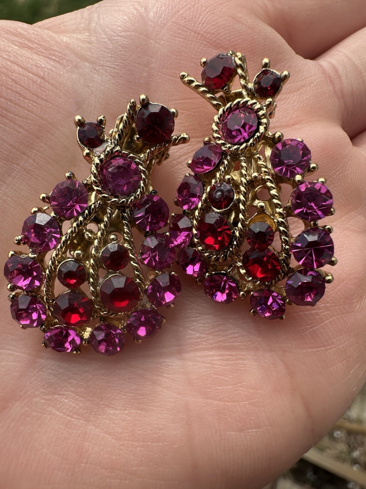 Vtg Estate Fuchsia Pink & Red Rhinestone Clip On Earrings