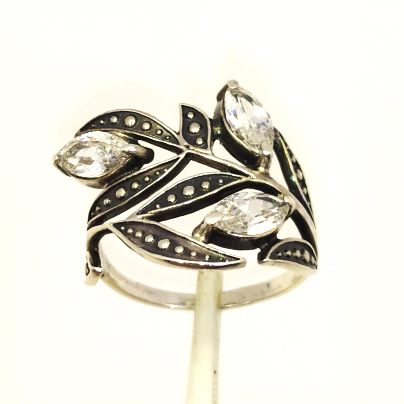Vintage Luxury RING Silver 925 with Bright Stones -size: 8.25US (18.5mm) | #59