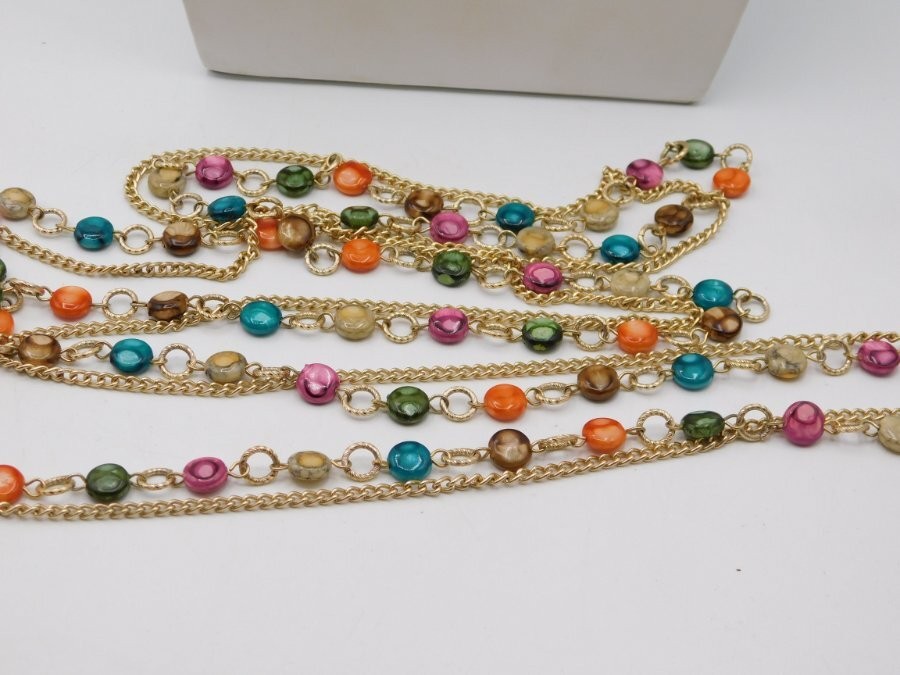 A889-VINTAGE NECKLACE~COLORFUL BEADS/GOLD TONE~46″ LONG~NO CLASP~PRETTY!