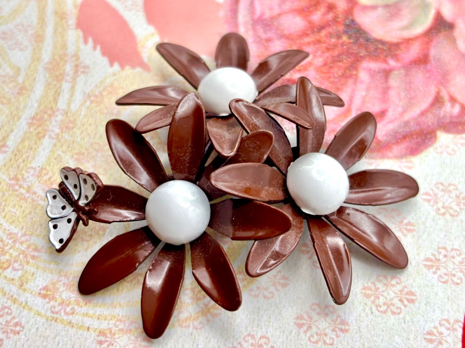 Vintage Flower Brooch,PIN, Triple Bloom, 1970s Autumn Brown,White,EXCELLENT🍁