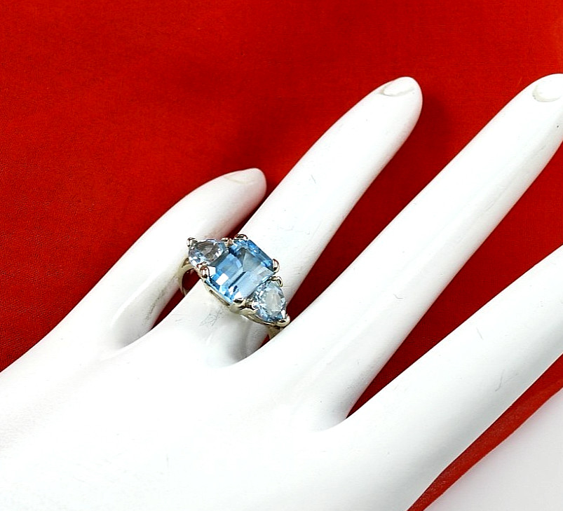 Vintage Solid 10K White Gold Ring 3 Stones Blue Topaz Gemstone Fine Jewelry