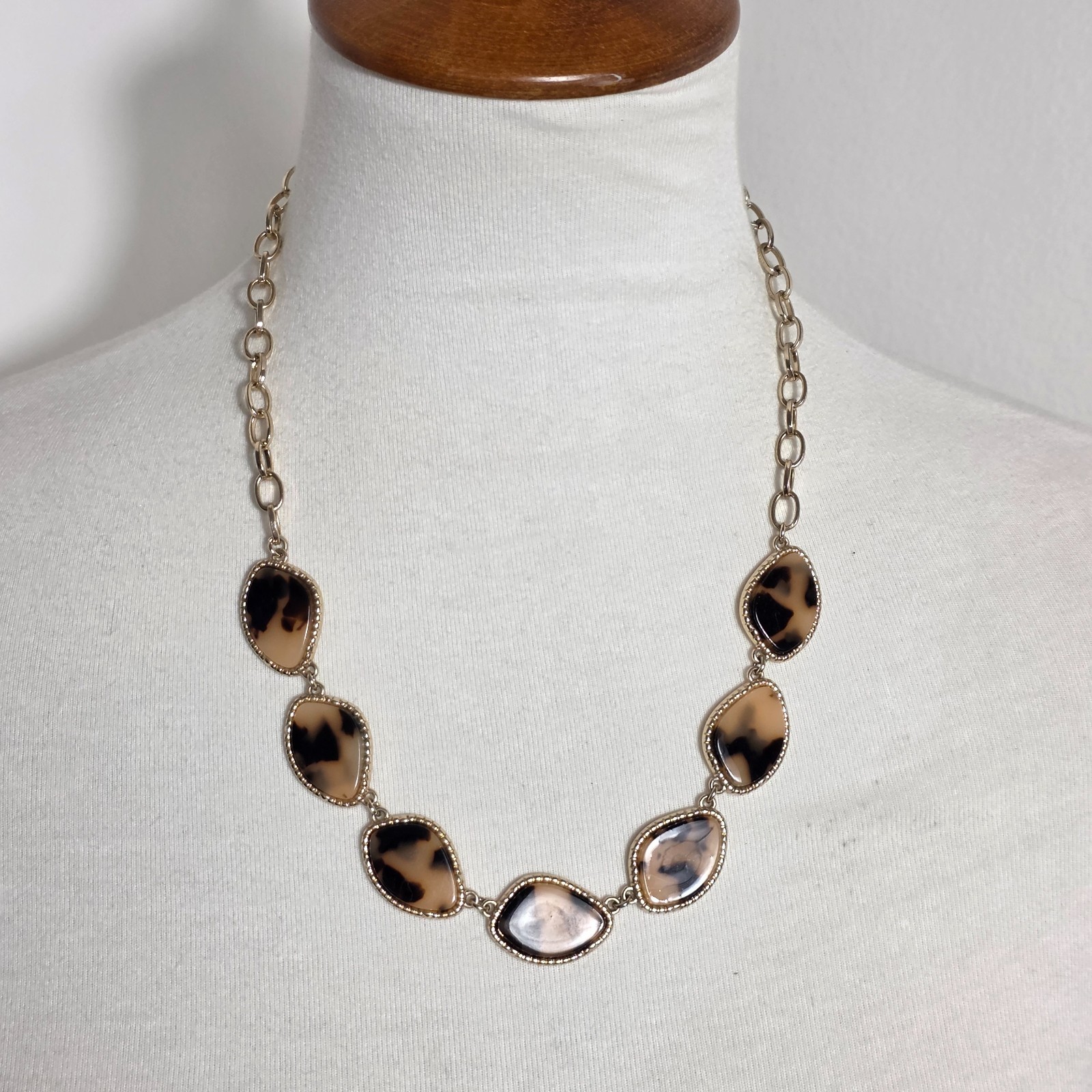 Sugarfix by BaubleBar Tortoise Shell Pattern Necklace Gold Tone With Resin Stone