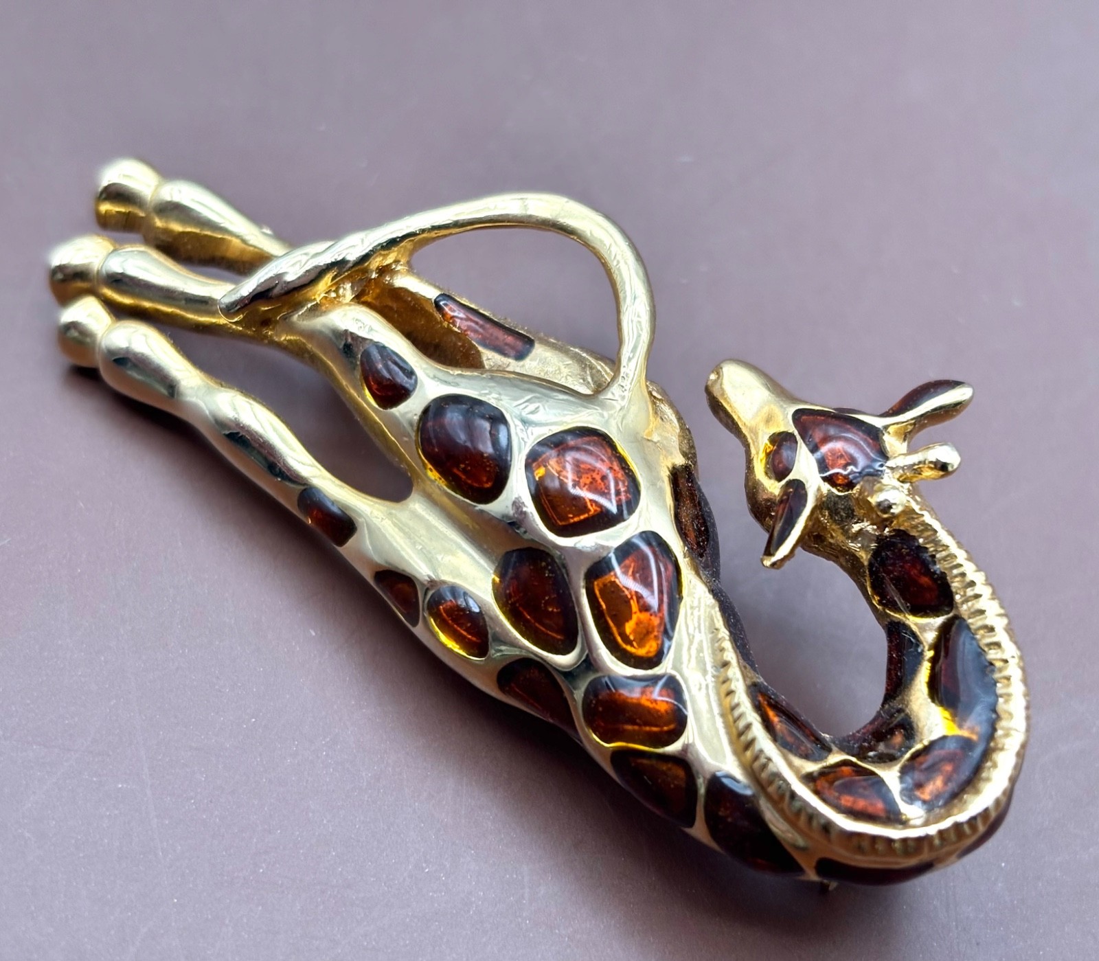 Whimsical Long neck Giraffe Fashion brooch~figural animal pin~ Excellent Cond.