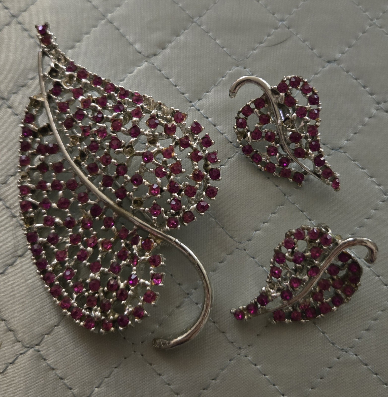 DODDS Vintage Leaf Parure Crystal Cut Rhinestone Estate Brooch Earrings TLC