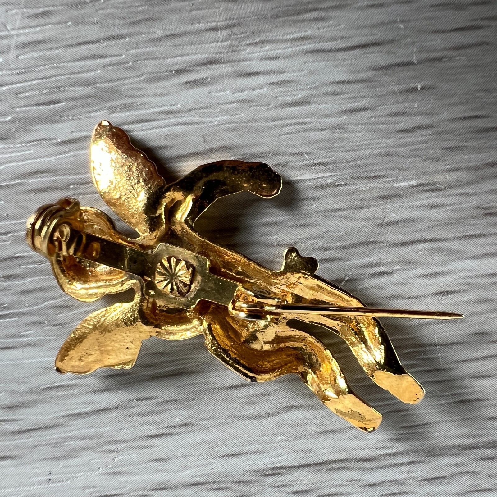 Vtg Angel Brooch Pin Guardian Angel Goldtone Fashion Costume Jewelry Shiny Pin