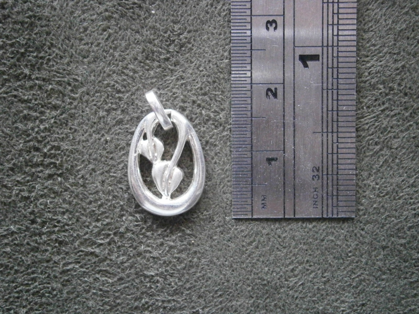 Kit Heath Tulips Flowers Vintage Openwork Sterling Silver Pendant 1.9g