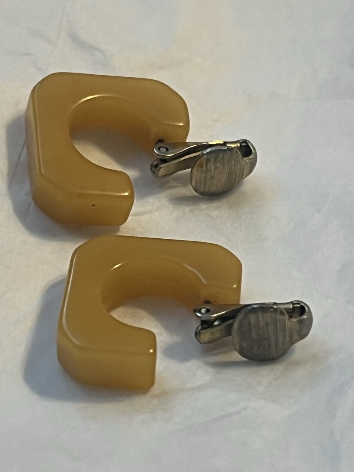 VTG Estate Butterscotch Bakelite Earrings Clip-On 1/2”x1/2cm Modern Minimalist