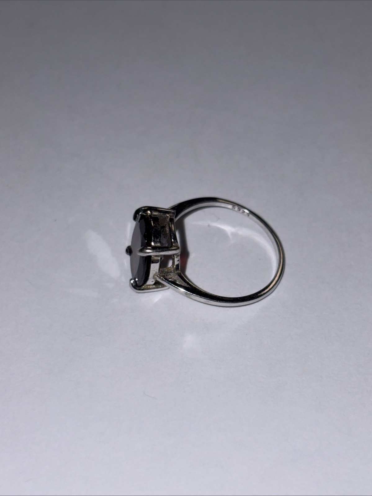 Vintage Sterling Silver Oval Dark Red Garnet Gemstone Ring Size 5