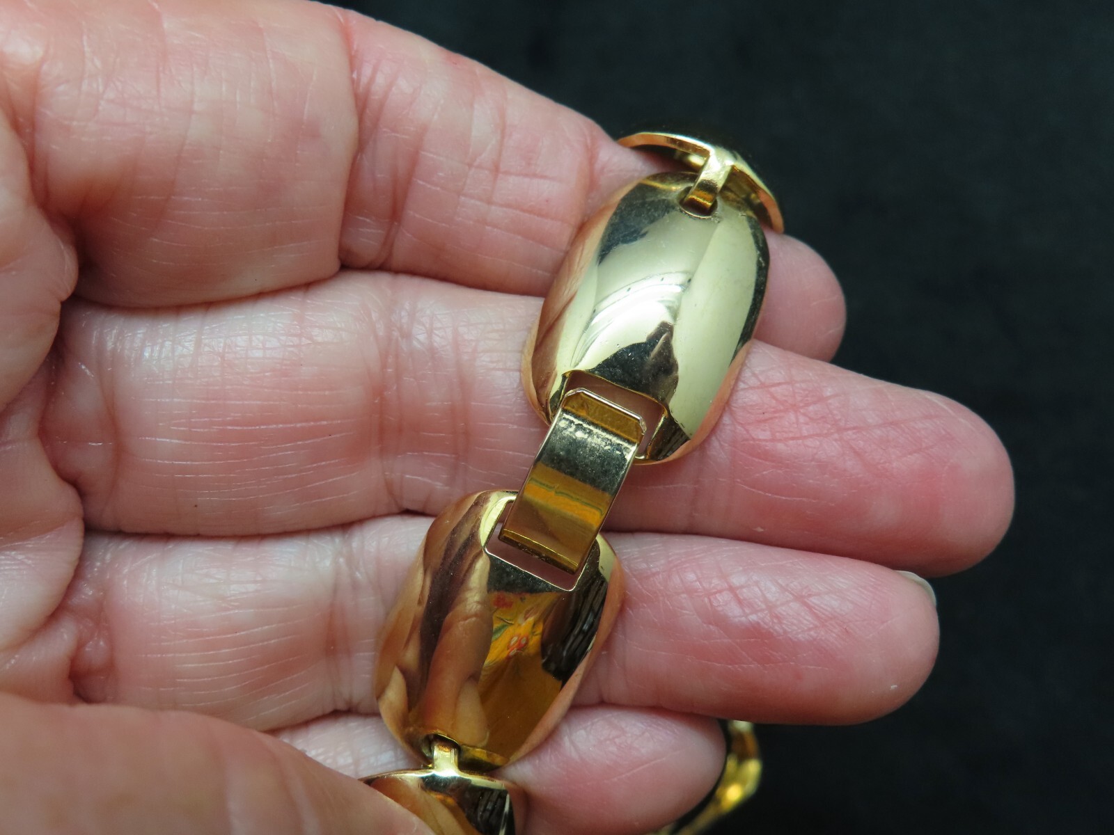 Vintage Gold Tone Shiny Finish Statement Necklace