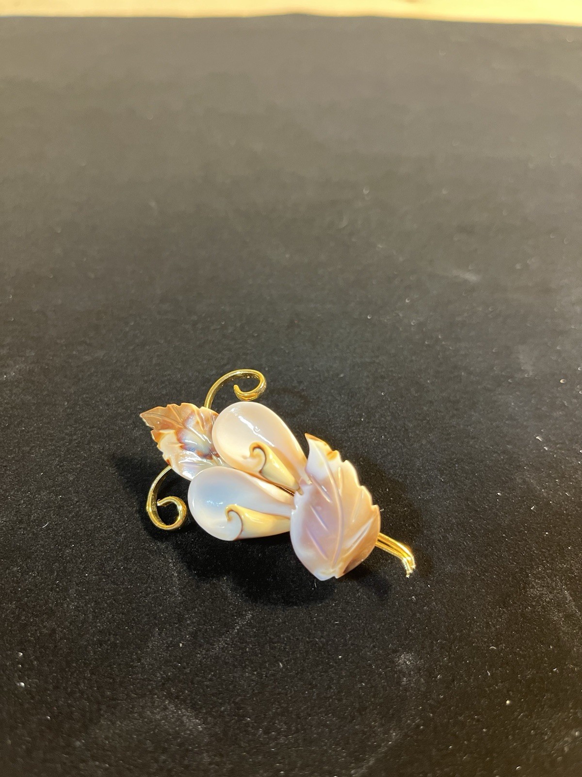 Vtg Carved Shell Brooch Floral Spray Peach Pink Brown Bouquet Gold Tone Pin