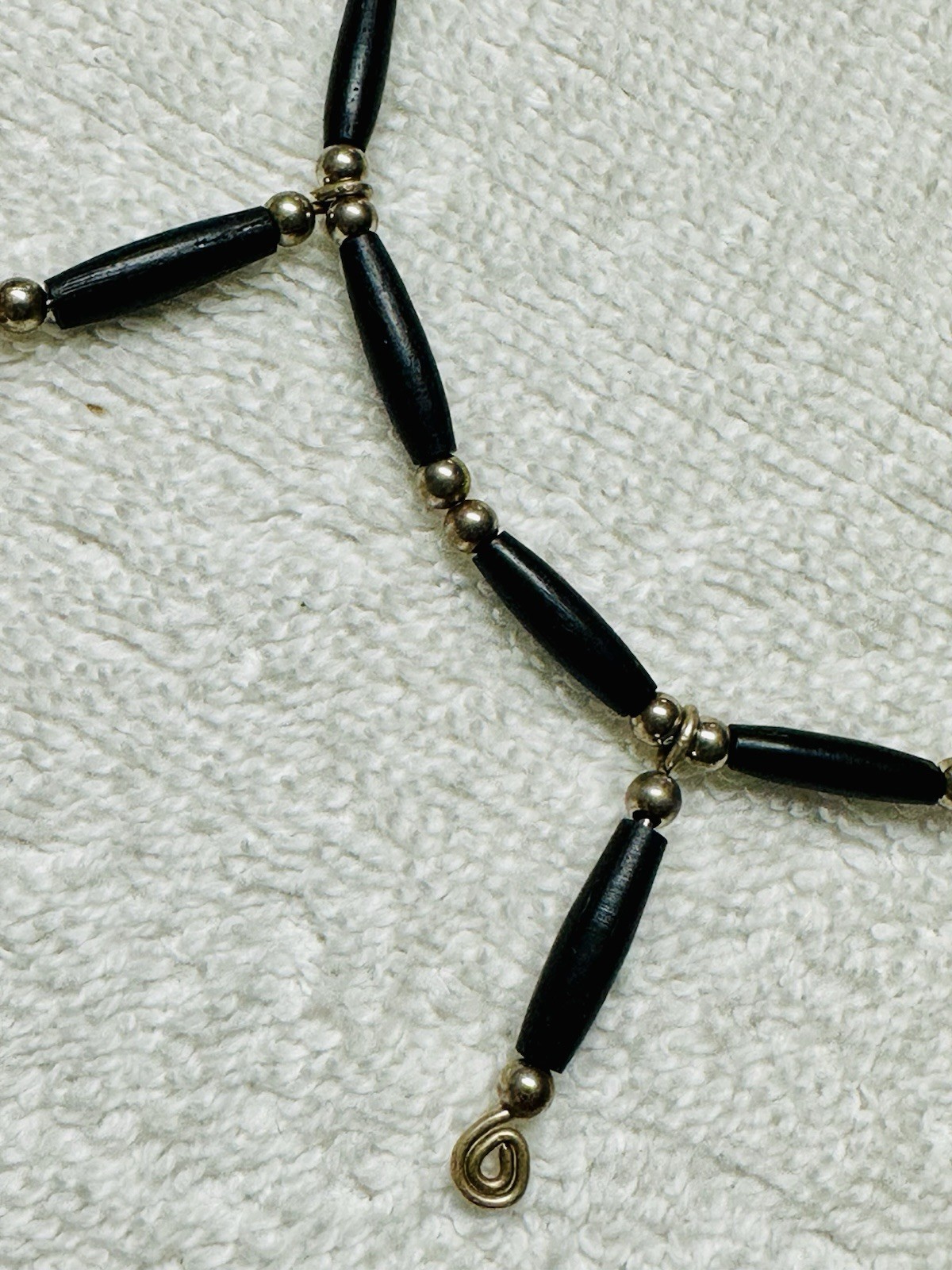 4 Collar Necklace Lot Green Black Red Gold Bead Dangles n0273