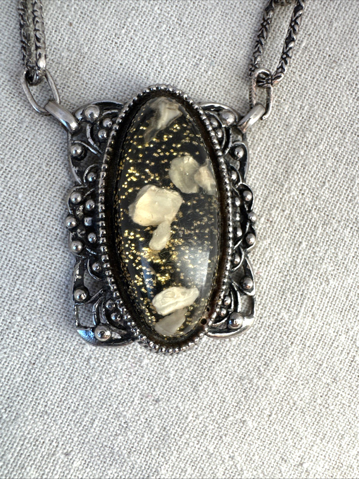 Brutalist Modernist Romantic goth 1960s glitter confetti lucite Necklace Jewelry