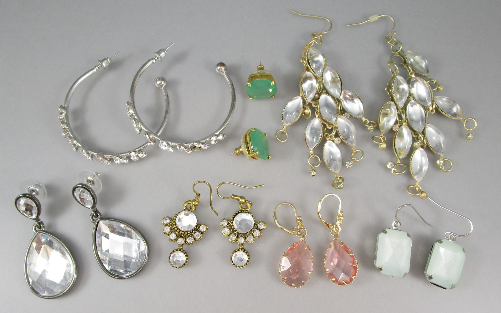 Vtg Mod Retro Varying Colors & Multi Styles LOT of 7 Post Pierced Earrings 151N