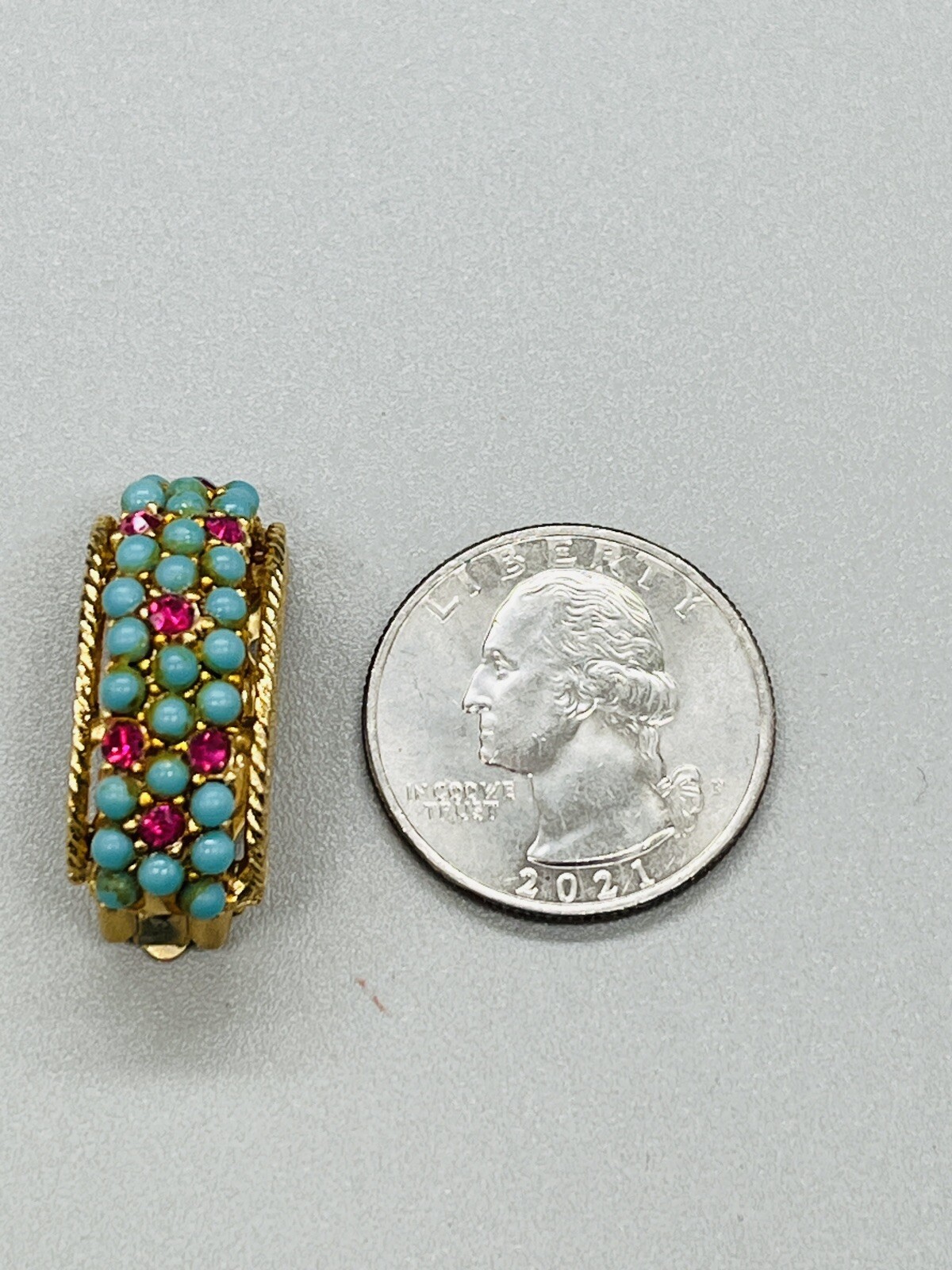 Vtg Teal Bead & Pink stone Goldtone Half Hoop Clip On Vintage Earrings 1.1″ pl03