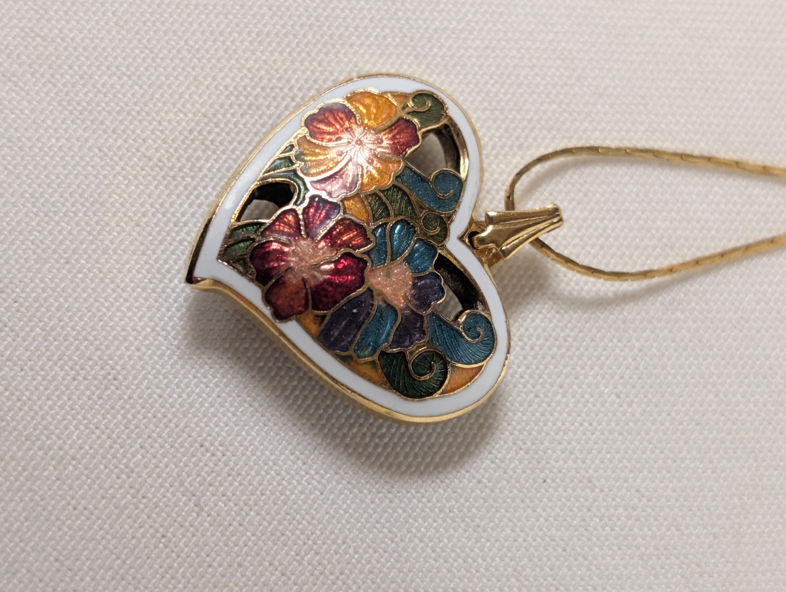 Vintage Cloisonne Puffy Two Sided Heart Floral Pendant Gold Toned Chain Necklace