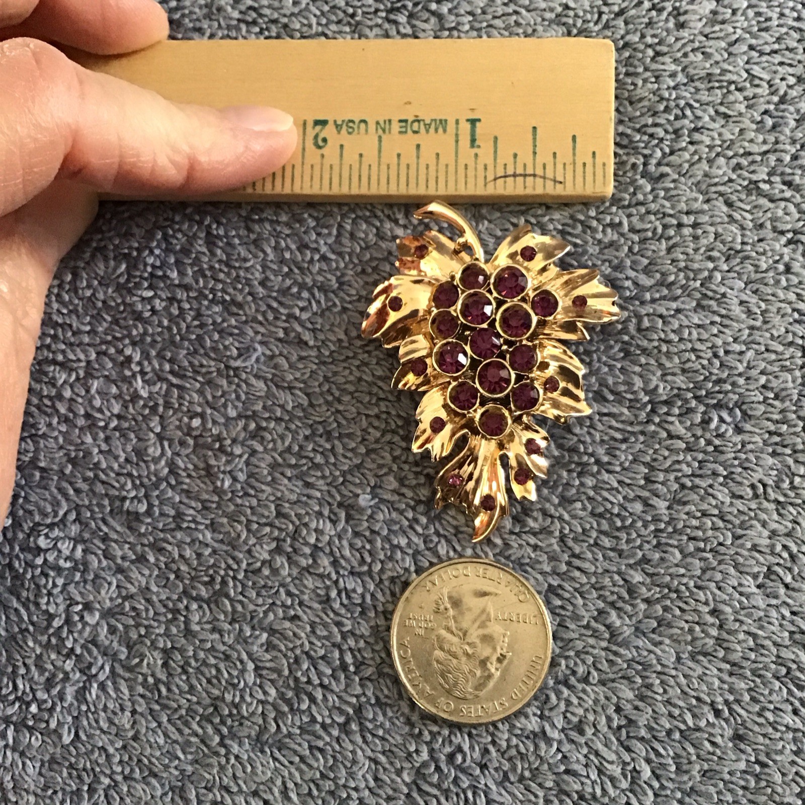 Vtg Grape Bunch Brooch Purple Rhinestone Grapes Fruit Pin Gold Tone Retro