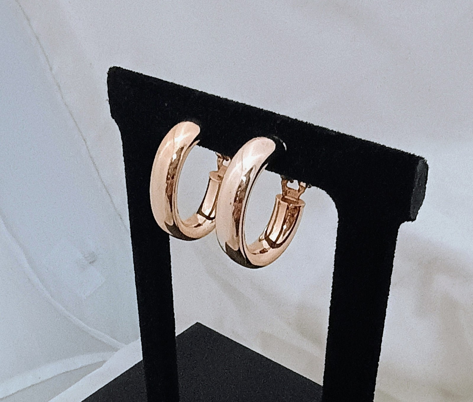 Vintage Gold Filled Hollow Hoop Earrings Unmarked 1″