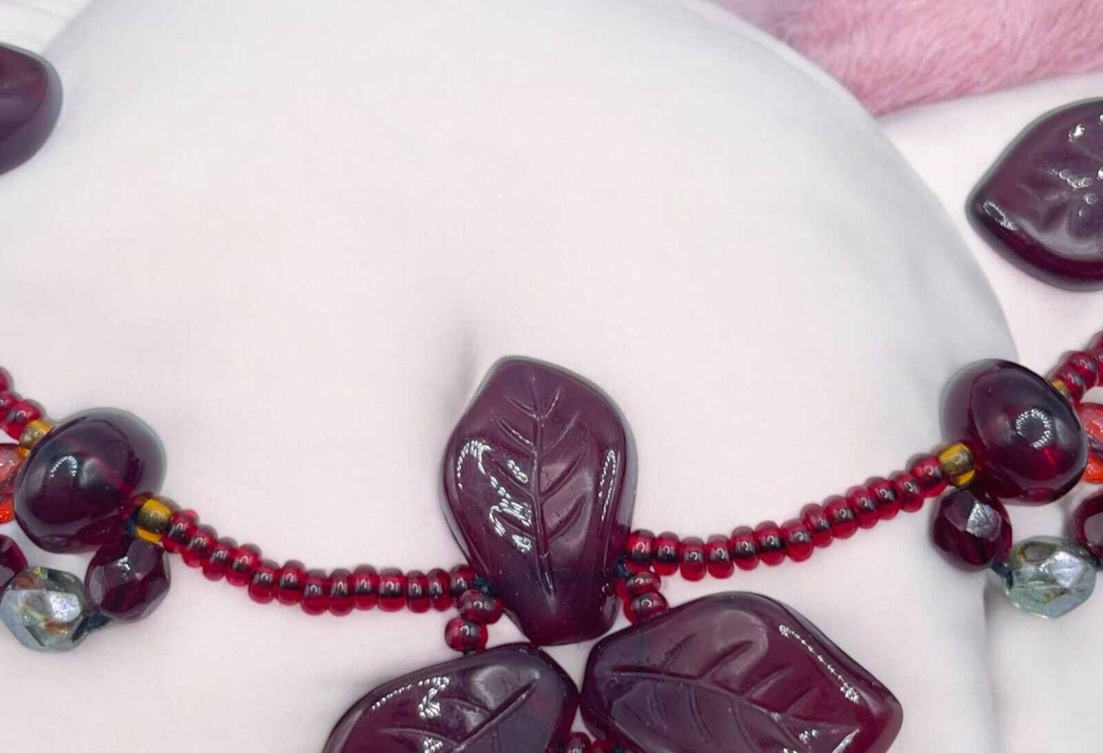 VTG Statement Boho Czech Burgandy Red molded leaves Art Glass necklace 19″