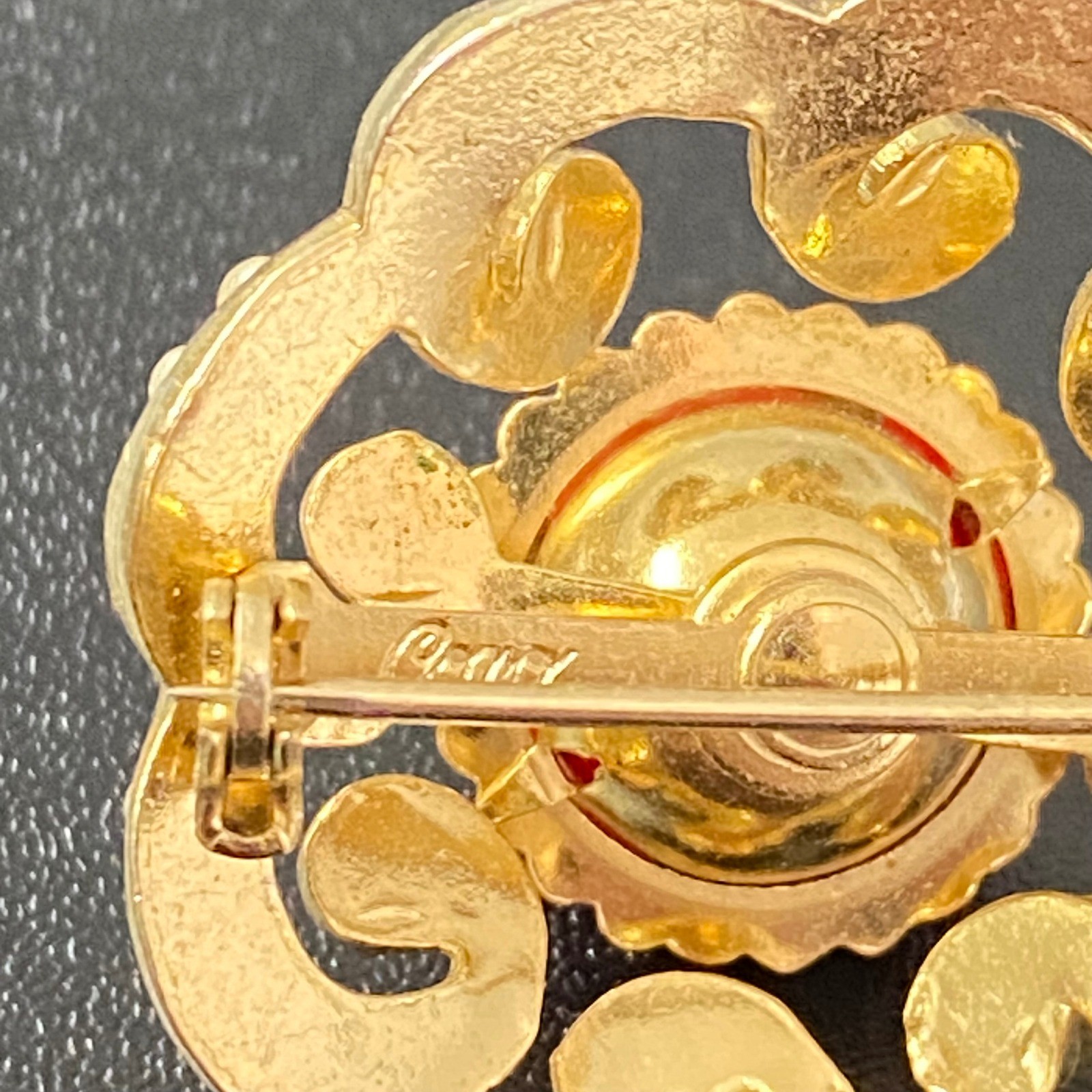 Coro Women Brooch OS Gold Red Faux Pearl Vintage Scroll Cabochon Pin *FLAWS