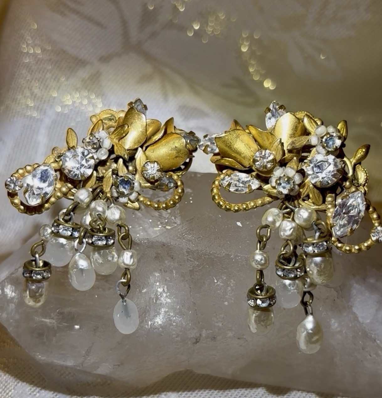 Vintage Originals by Robert Pearl Rhinestone Dangle Clip On Earrings Mid Century