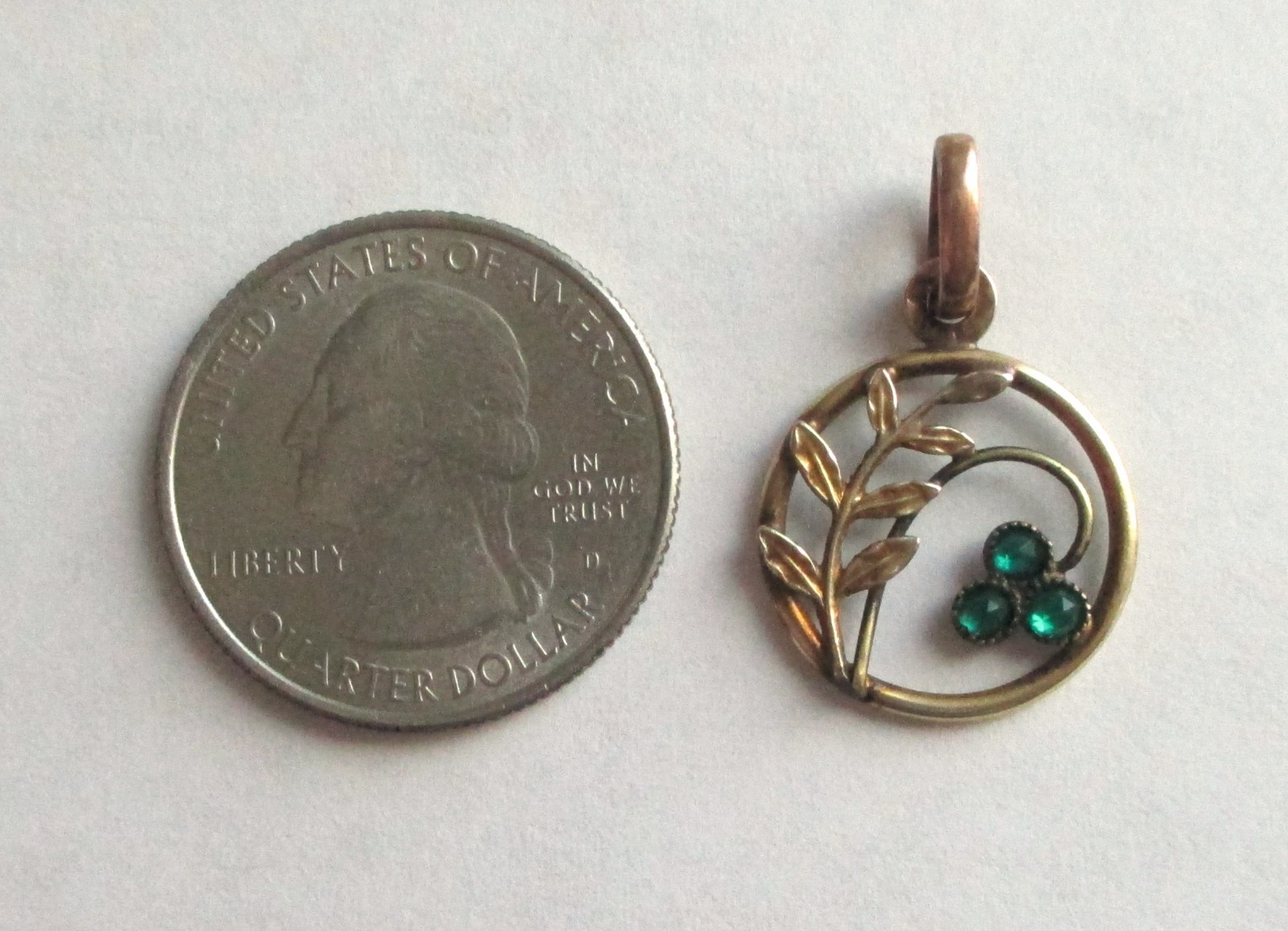 ANTIQUE VICTORIAN GOLD WASH FLOWER ROSE CUT GREEN RHINESTONE PENDANT CHARM