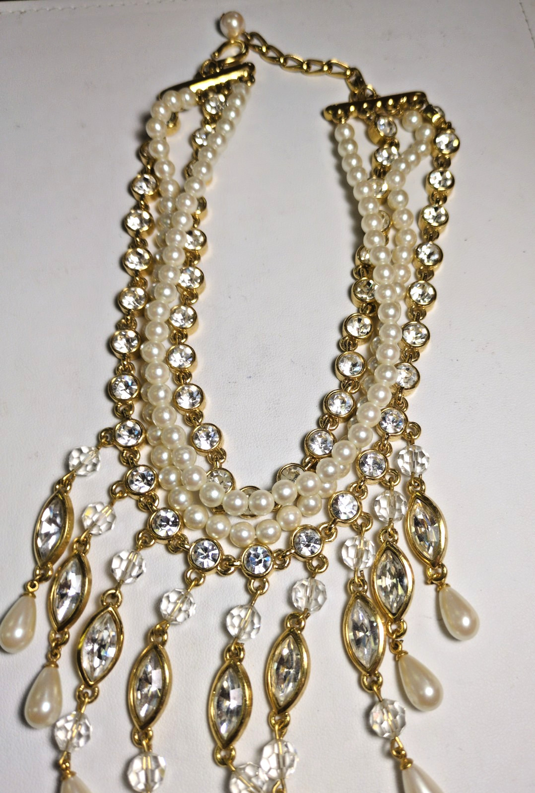 VINTAGE BEAUTIFUL PEARLS & CRYSTALS BEADED 4 LAYER NECKLACE LUXURIOUS