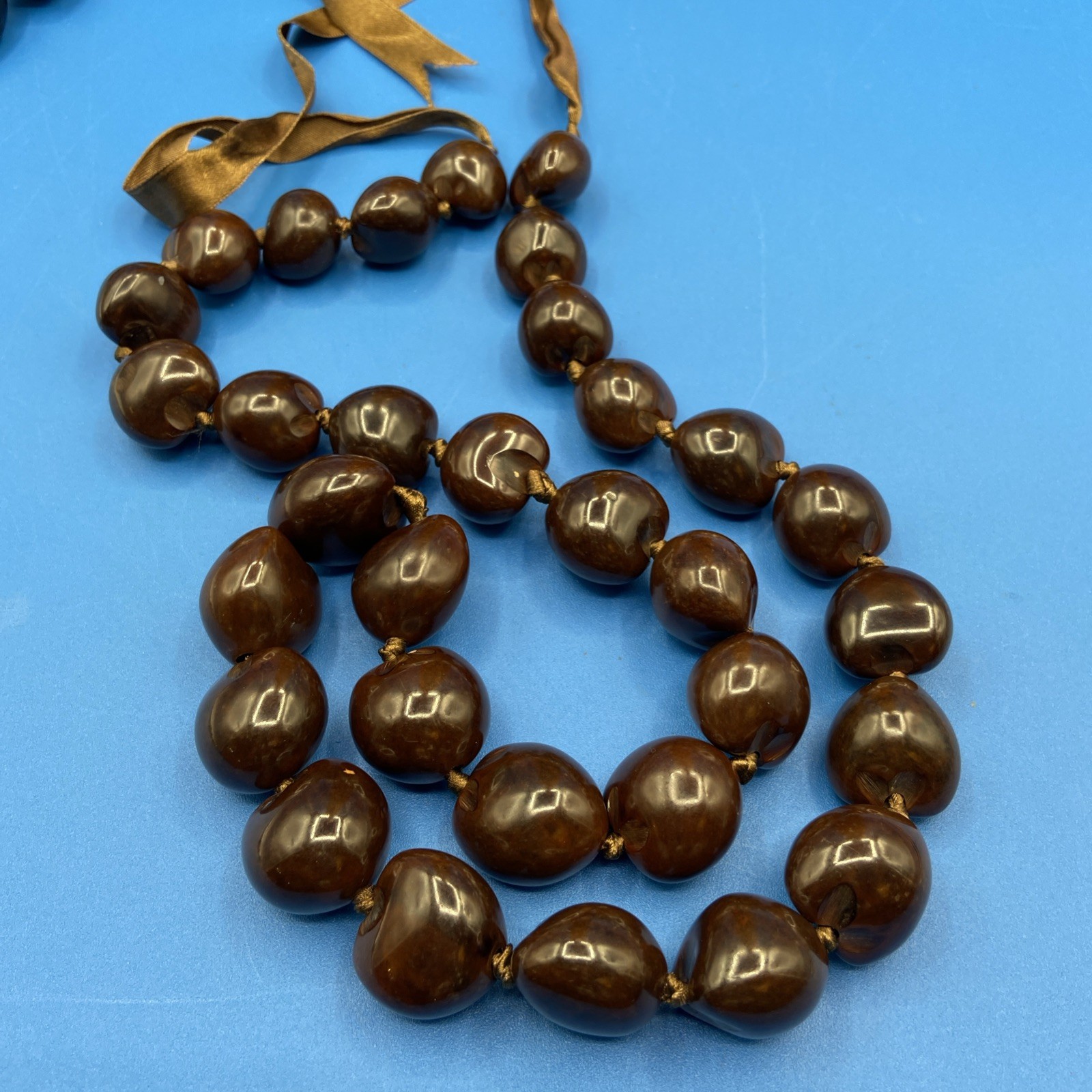 NECKLACE BRACELET vintage Set Hawaii large Kukui Nuts brown black 28″ ribbons