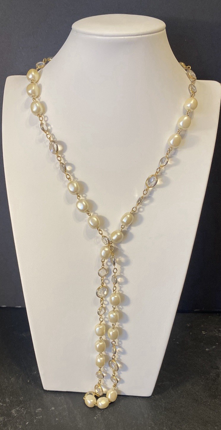 Vintage Gold Tone 34″ Station Necklace With Crystal Bezels And Pearls.