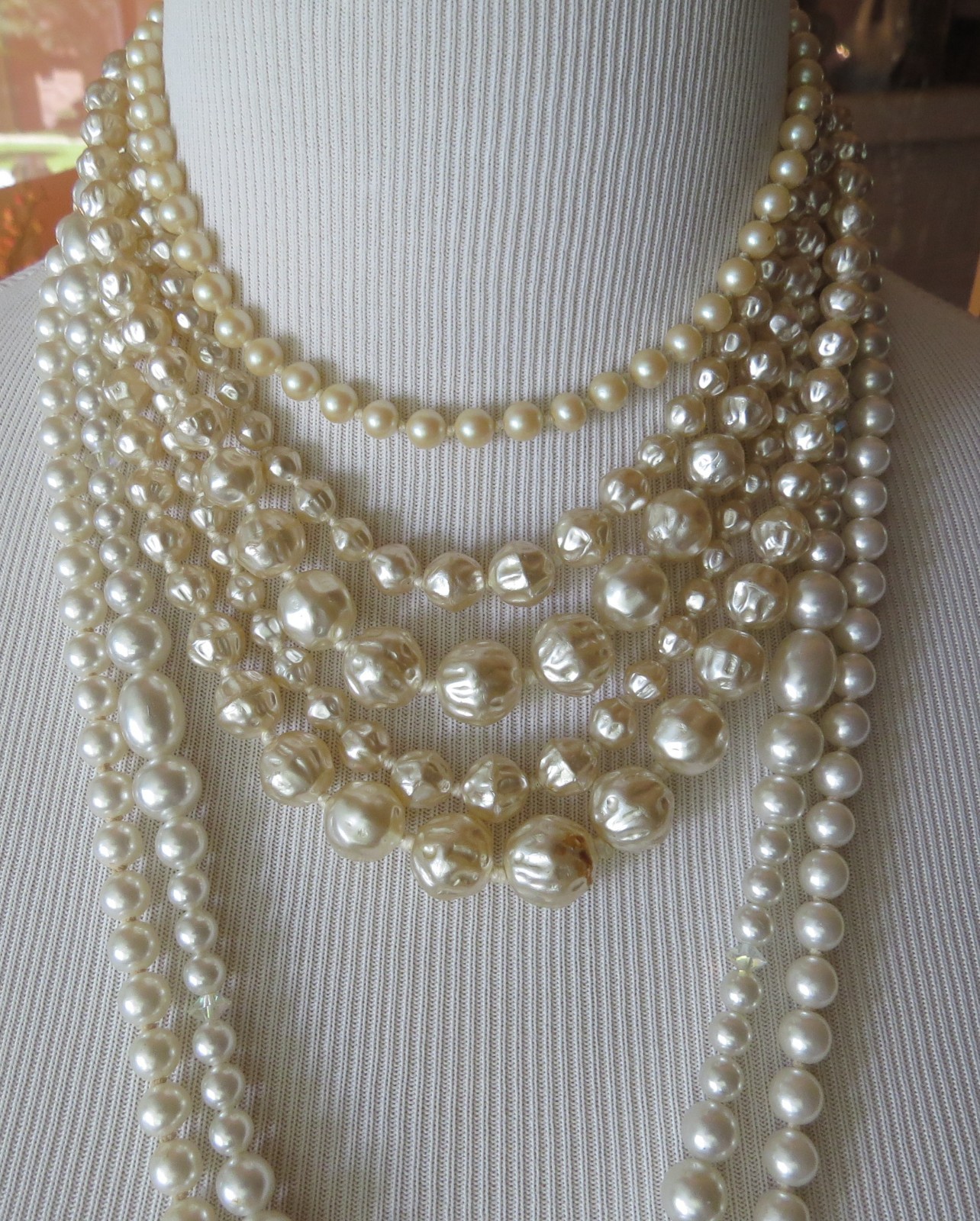 Vintage lot of 4 pearl necklaces/choker different lengths