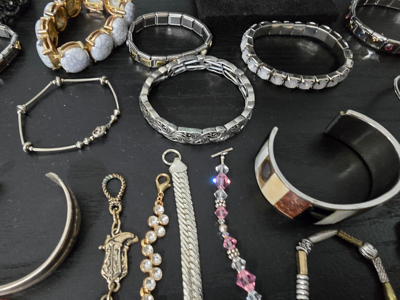 Gigantic Mixed metals material an color lot of 70+ braceletn, signed /unsigned
