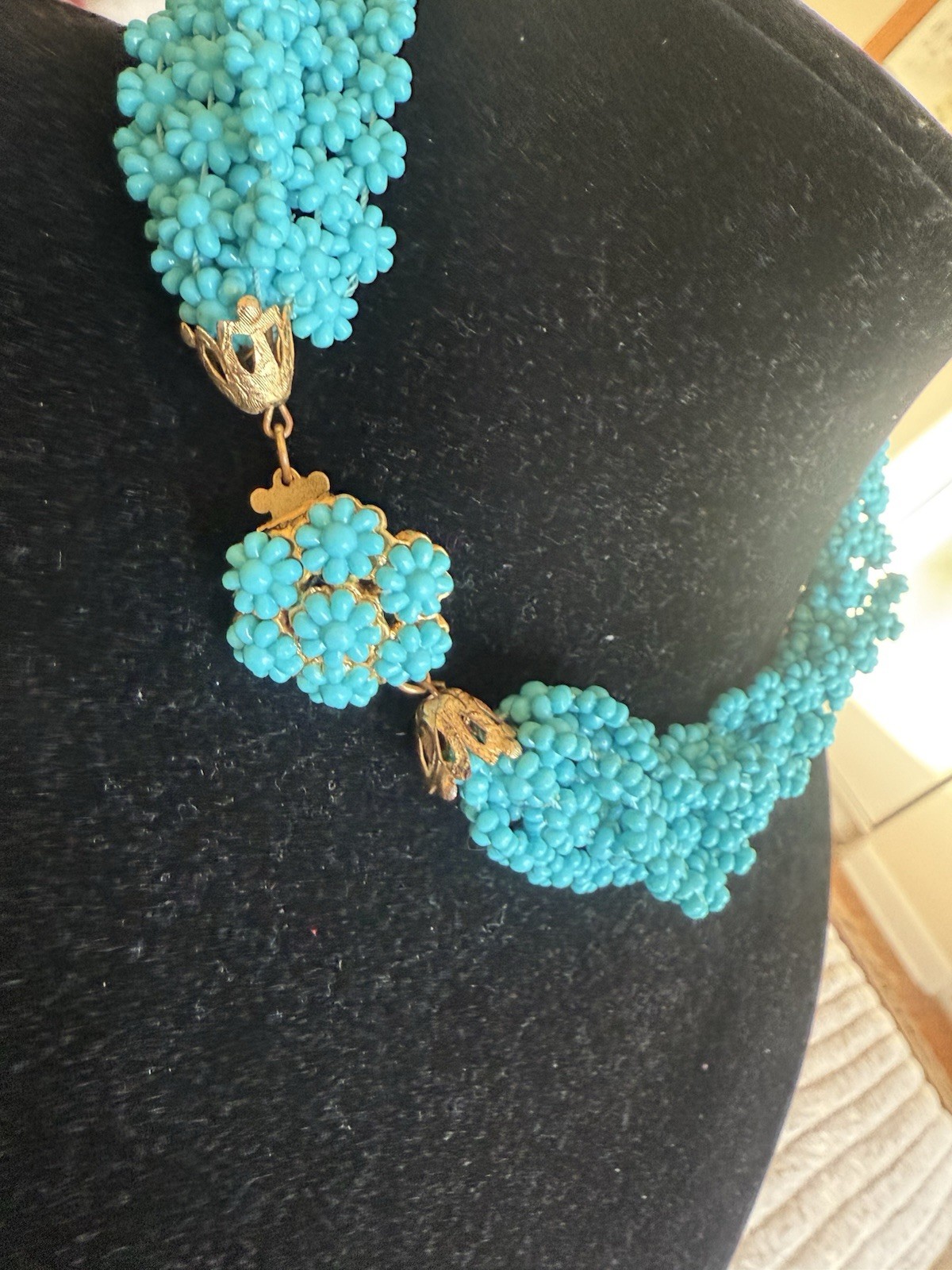 Vintage Necklace with Blue Beads Very Light Weight Costume Jewelry 16″