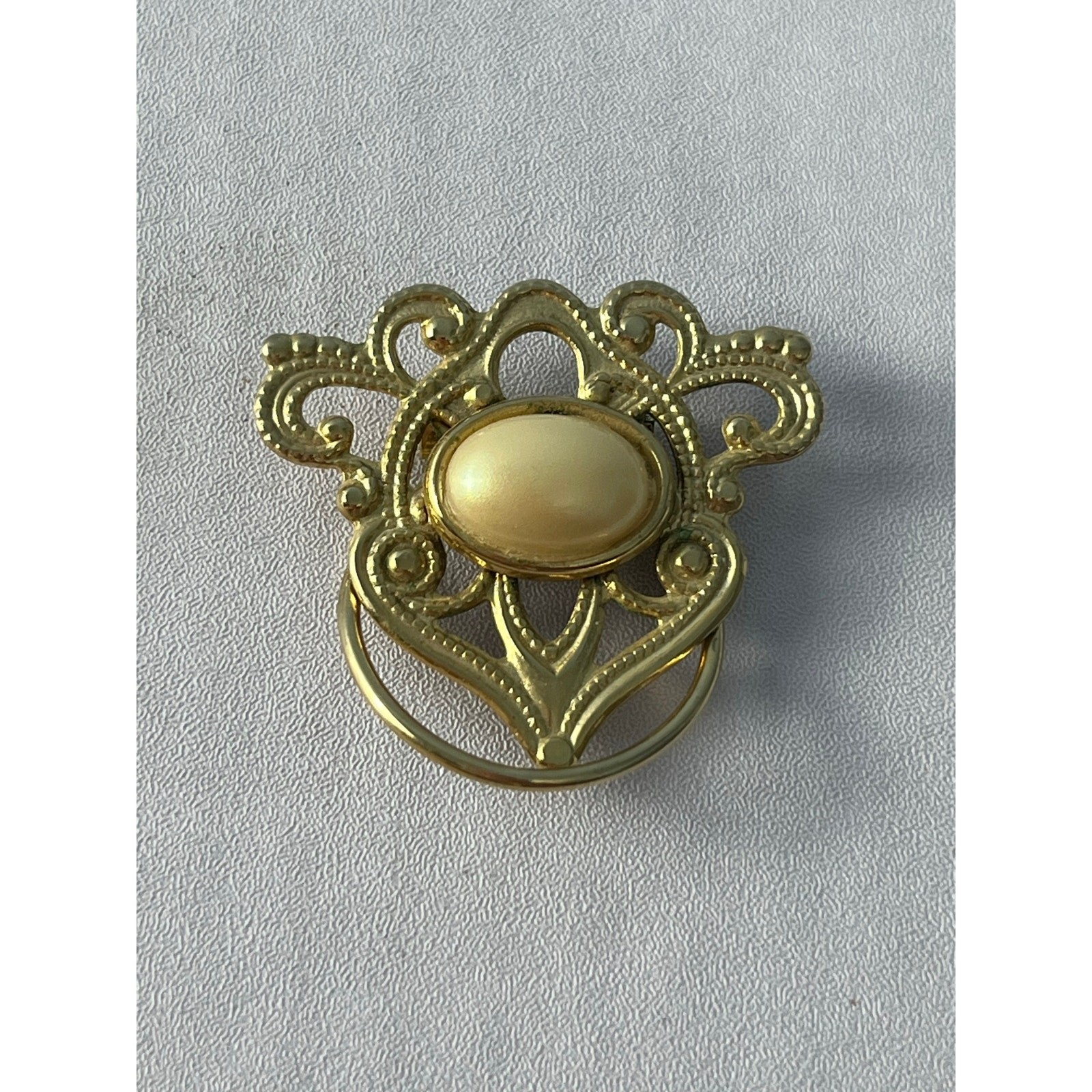 VTG Gold Tone Faux Pearl Fur Clip Victorian Revival Sweater Scarf Collar Clasp