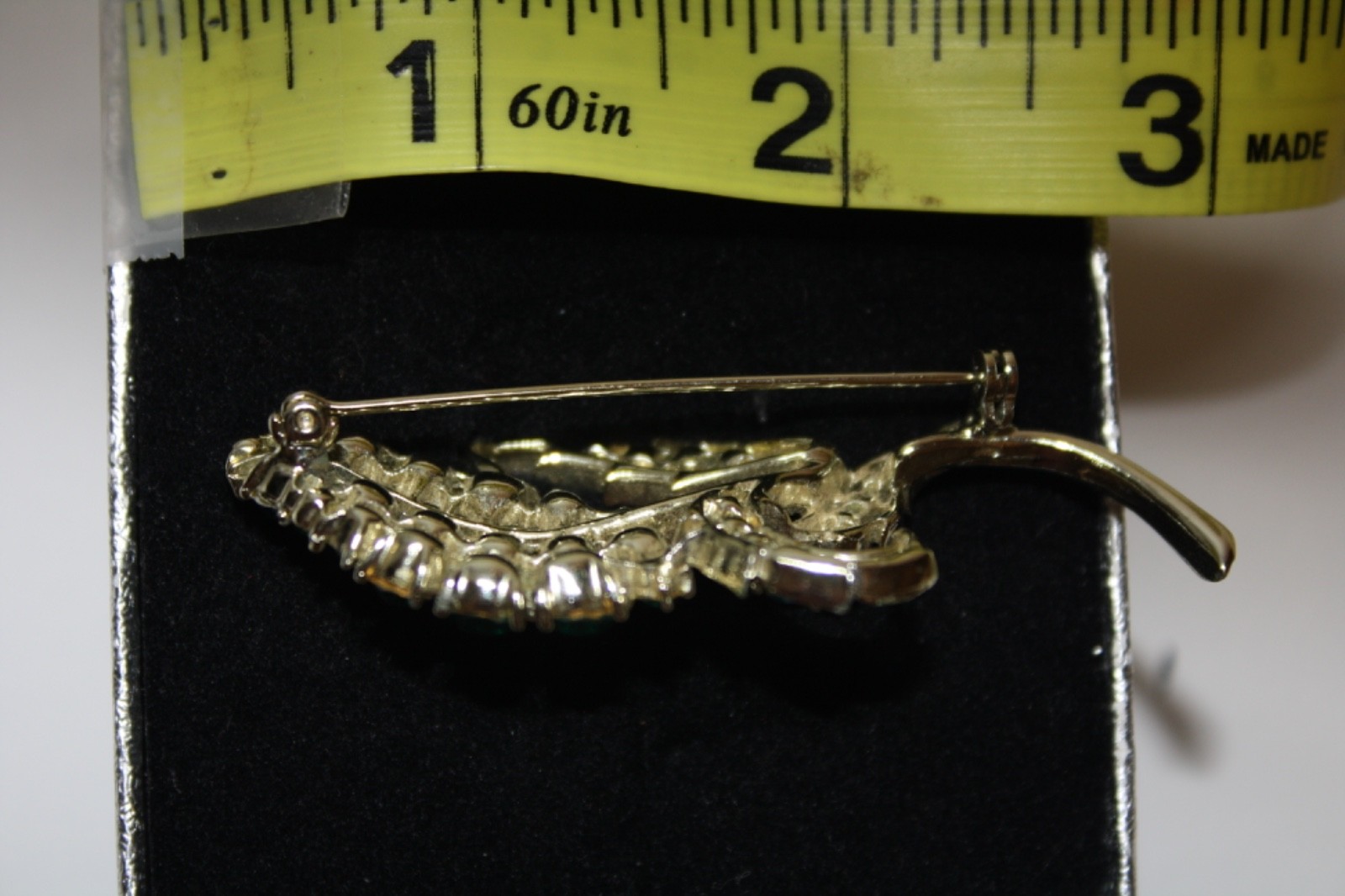VINTAGE BLUE GREEN LEAF BROOCH SILVER TONE PIN COSTUMER JEWELRY