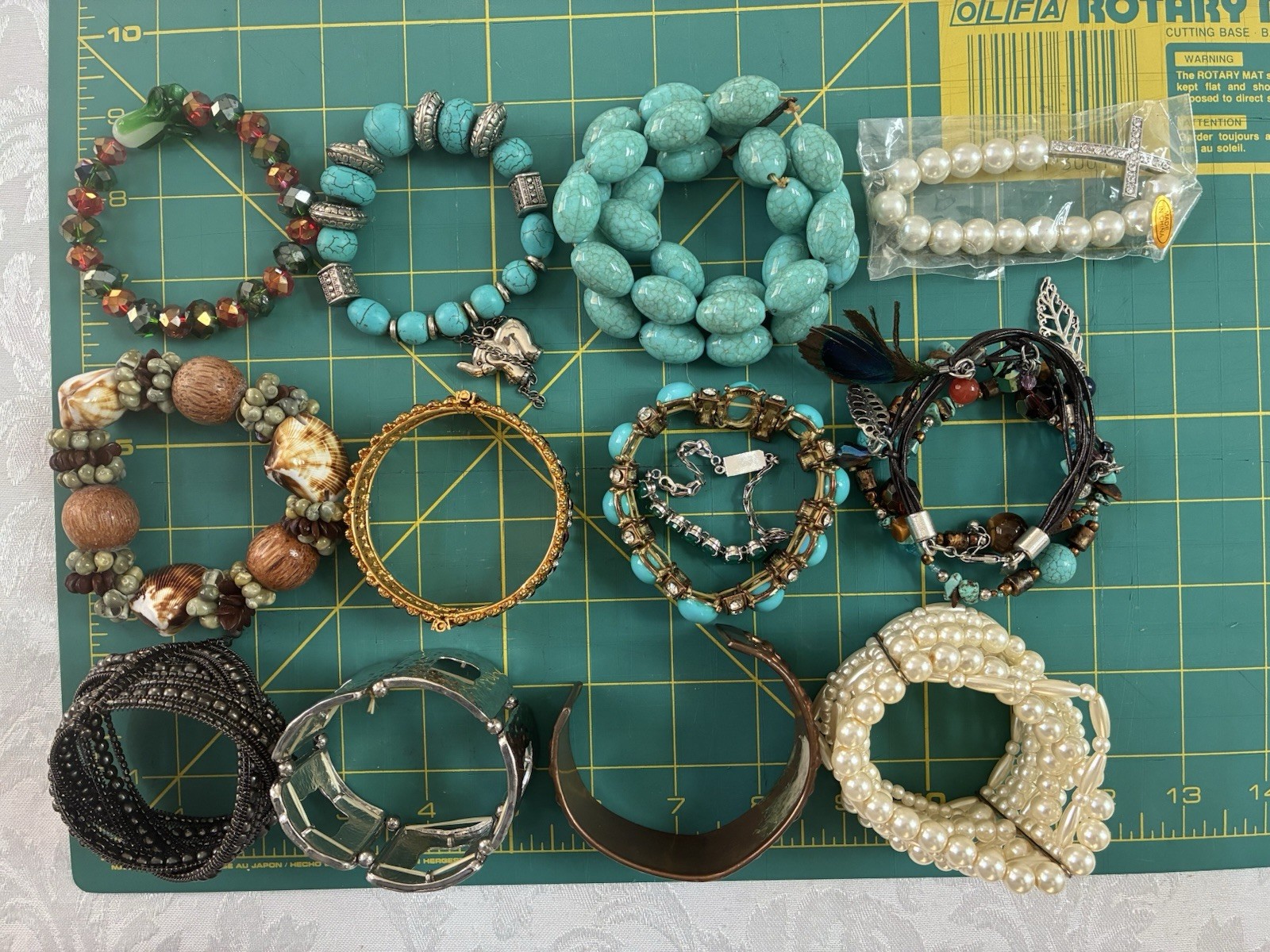Huge Vintage Bracelet Jewelry Lot 2.10 lb Beaded Bangle Charm Stretch Variety