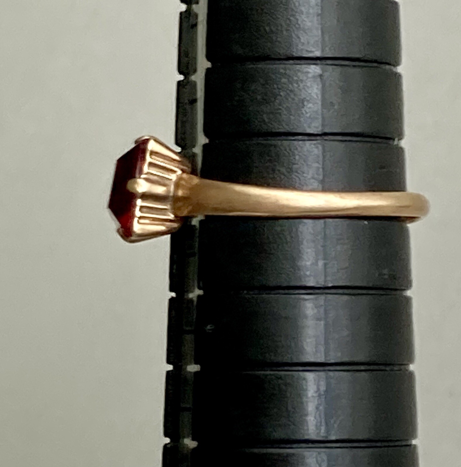 10k Yellow Gold Red Glass Ring Adjustable Band Size 4.75 Uncas Ladies Vintage