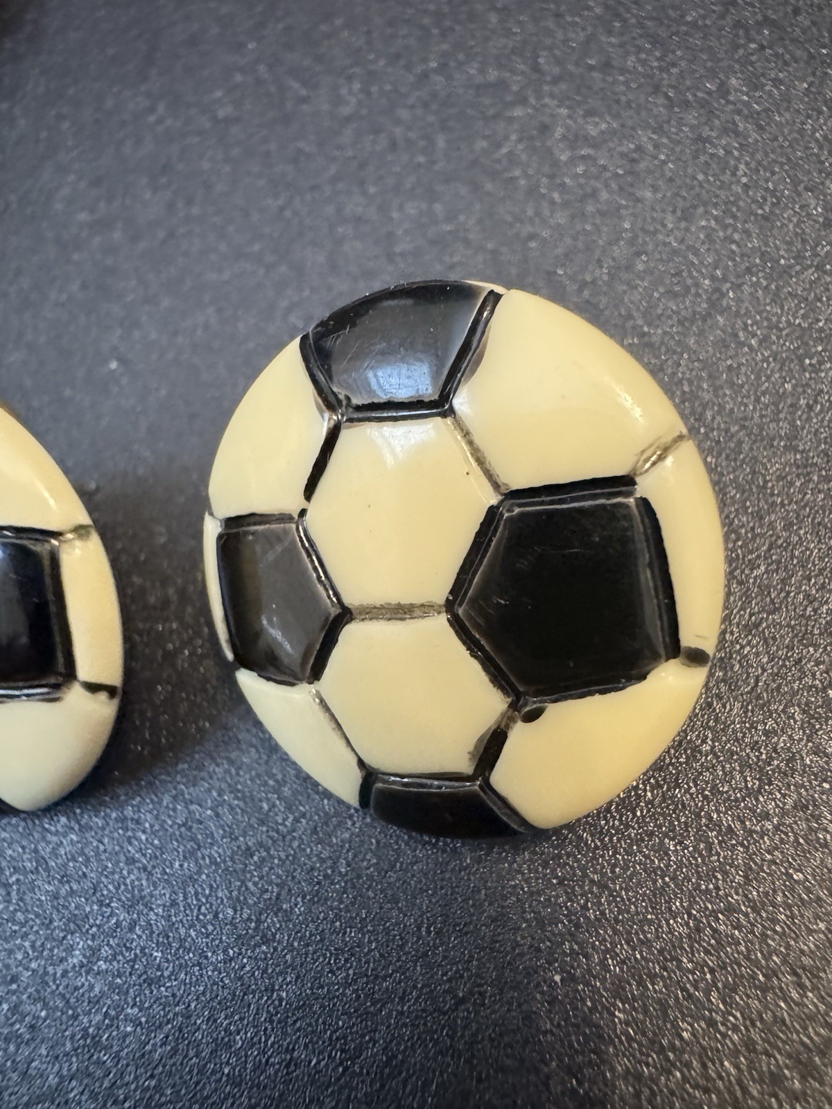 Vintage Retro Enamel Like Soccer Ball Round Earrings W9