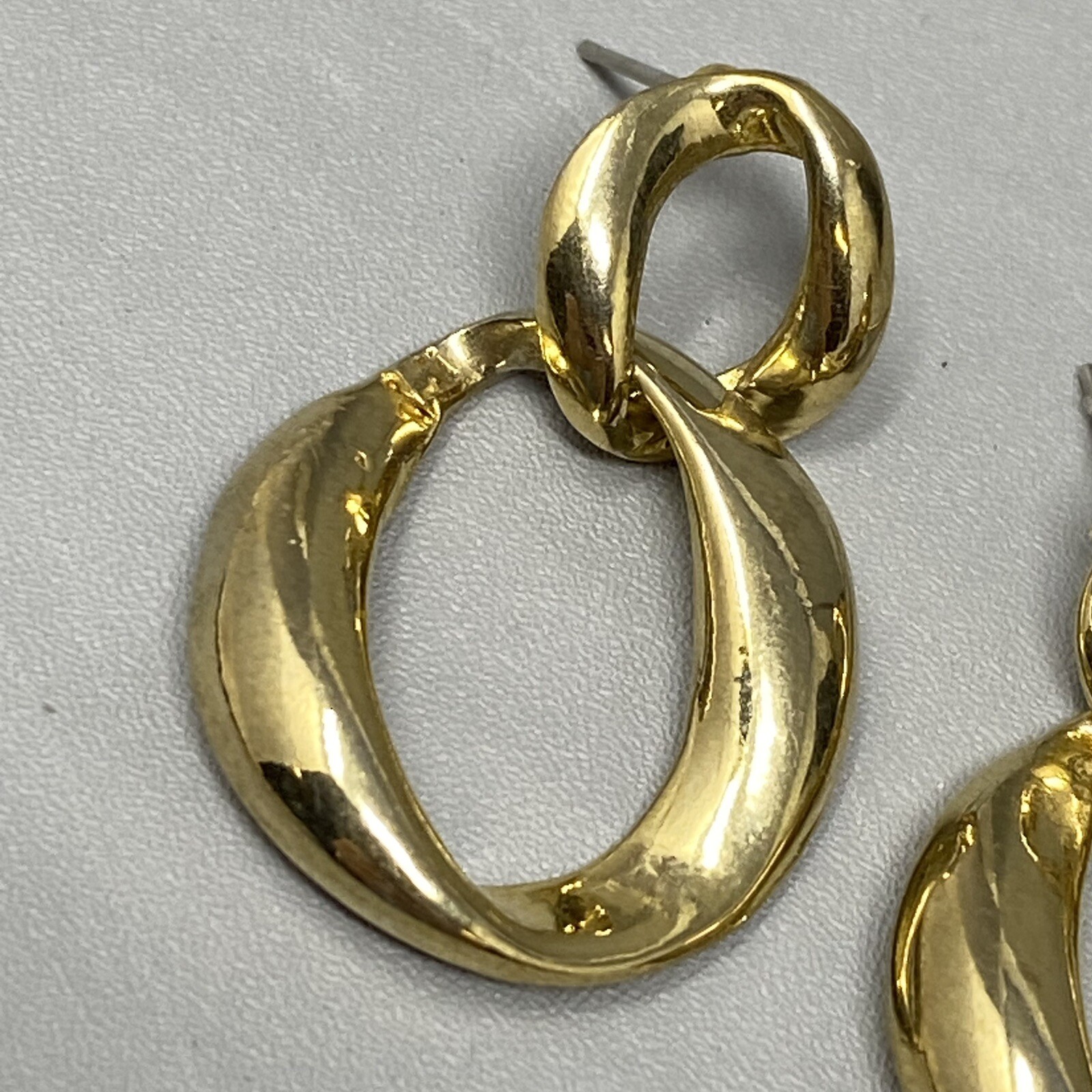 Chain Link Earrings Pierced Shiny Gold Tone Retro Dangle Drop Classic