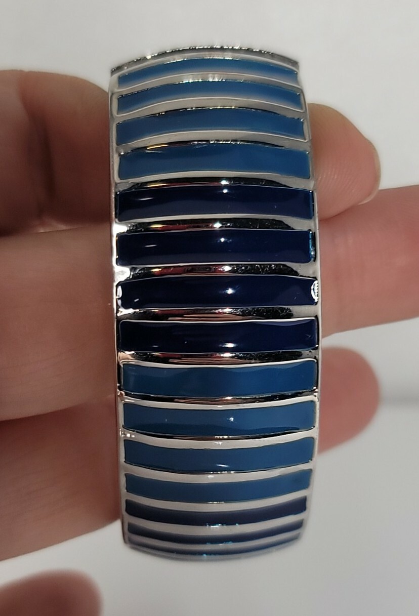 Vintage 6.5 ” Blue Tones Enamel On Silvertone Hinged Cuff Bracelet