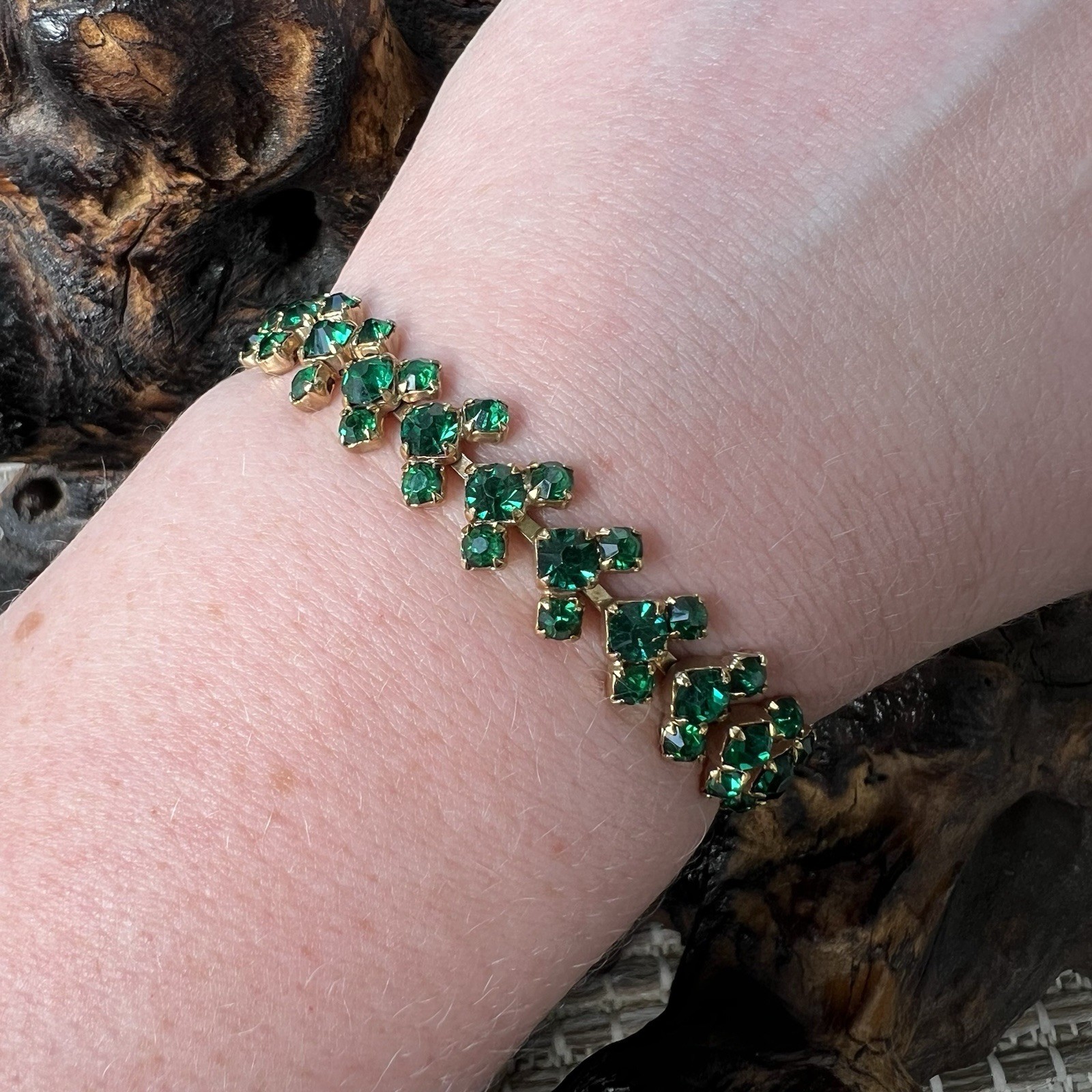 Vintage Kramer Signed Tennis Bracelet 6.5 Emerald Green Crystal Cluster