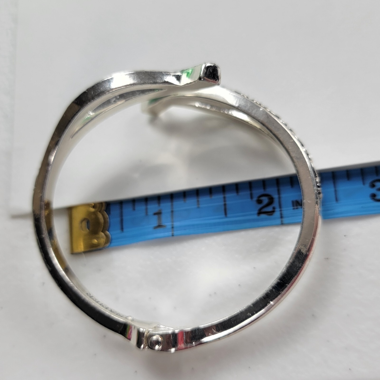 Napier Silver Tone Hinge Bracelet 6.5″ Open Work Leaf Filigree Oval Bangle