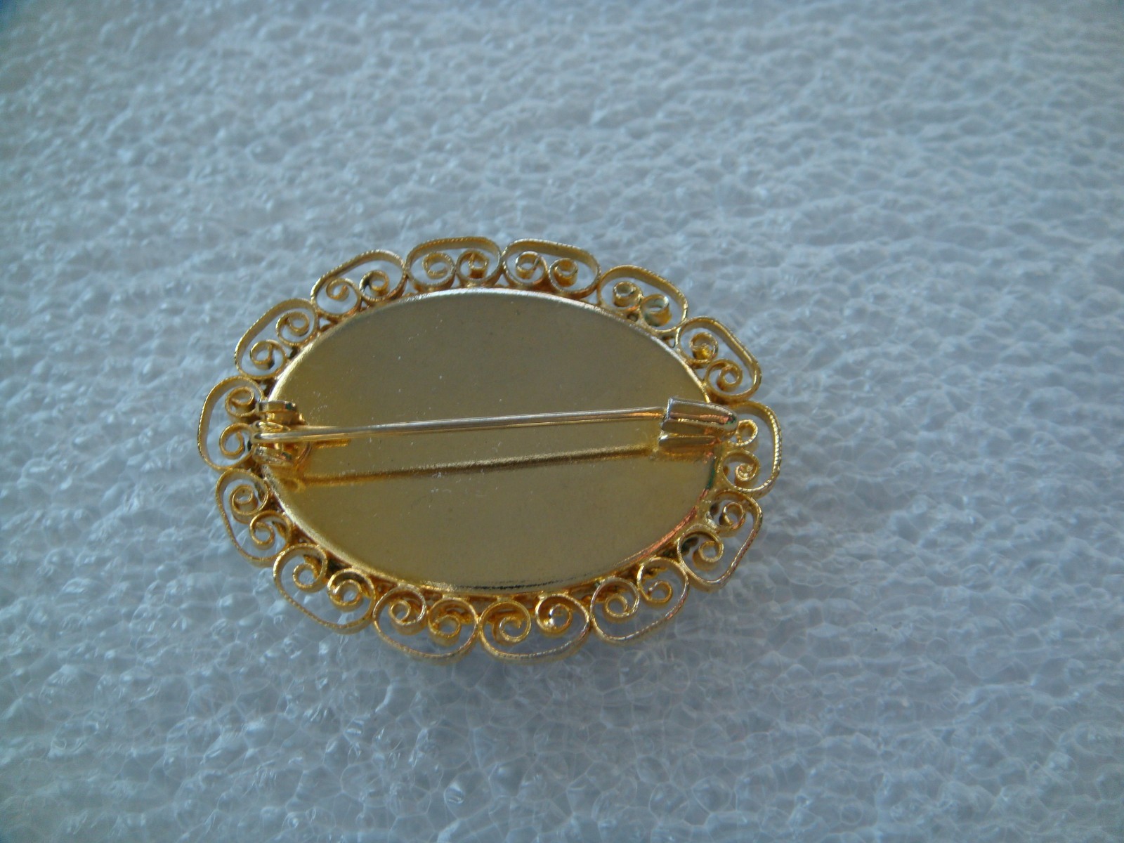 Banded Agate Stone Gold Tone Brooch Pin 1 3/4 Inch