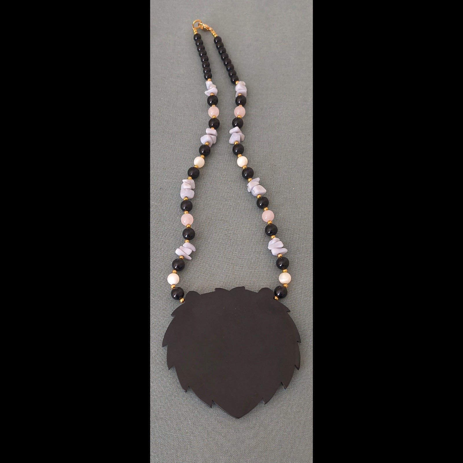 Lee Sands Vintage Mother Of Pearl Lion Head Pendant Necklace Onyx Amethyst Jade
