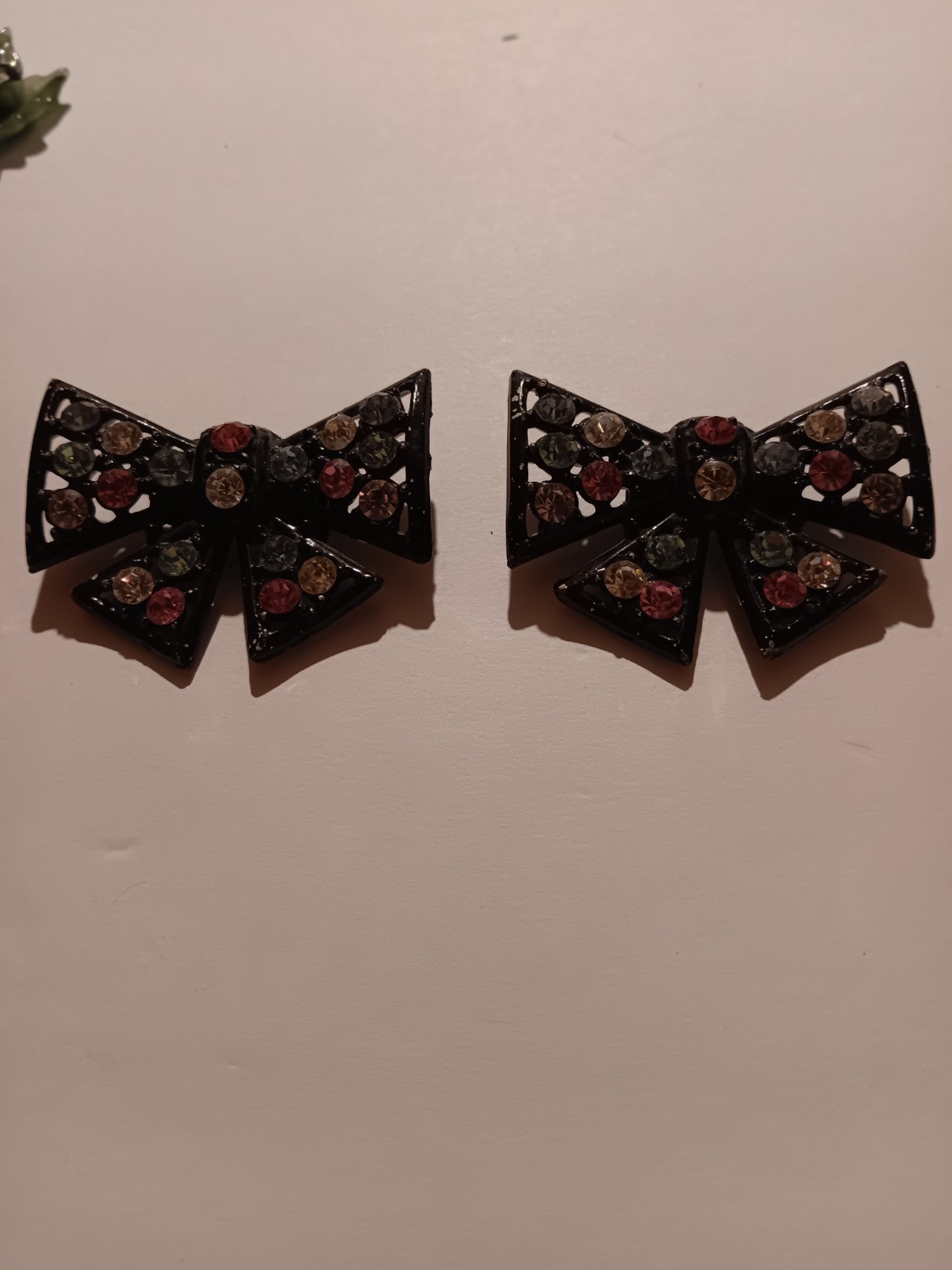 17 Vintage Brooches Different Shapes And Sizes A Pair Of Tiptoes Shoe Clips
