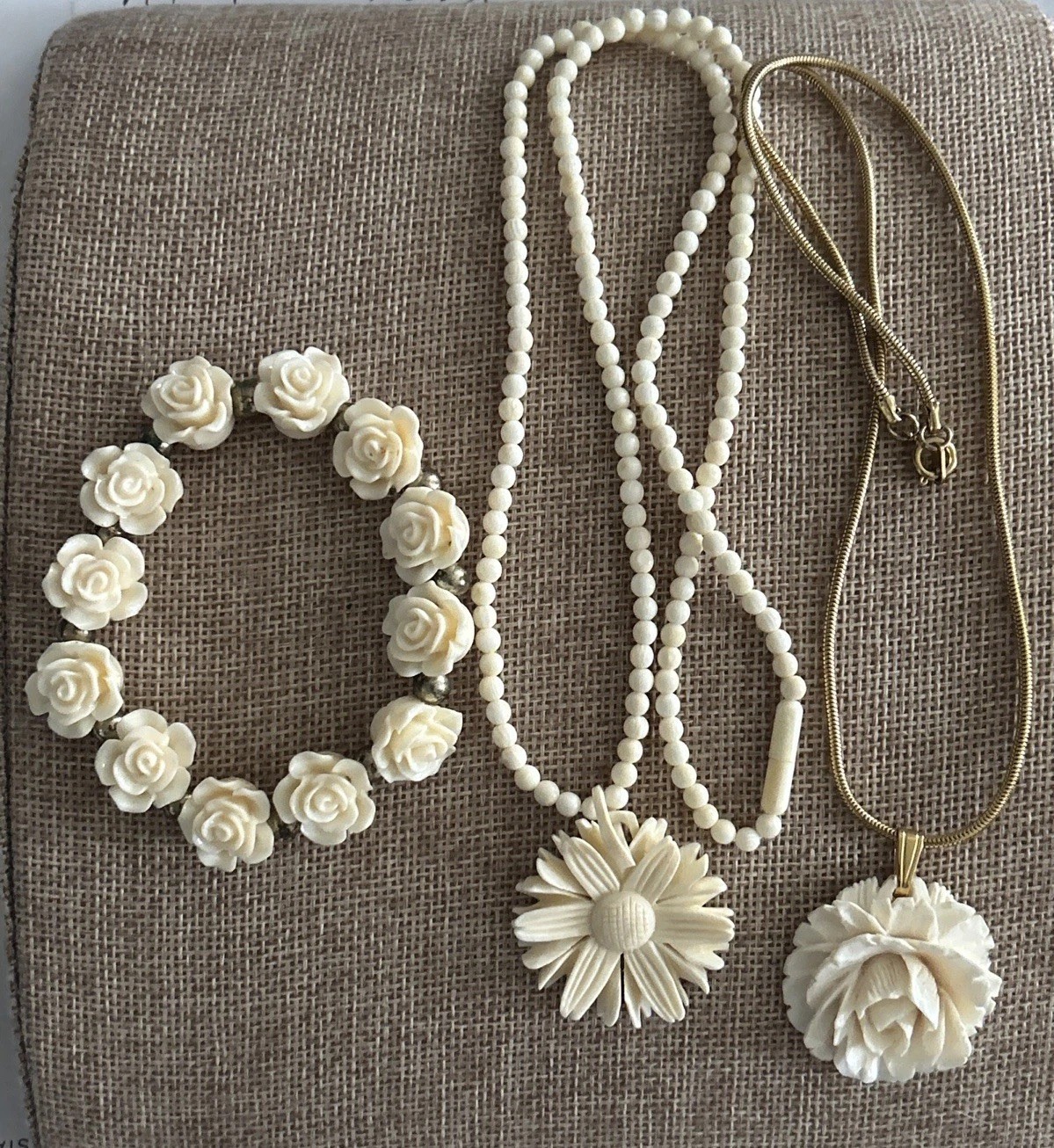 VTG JEWELRY SET LOT Carved Plastic Resin Floral Flower Rose BRACELET NECKLACE