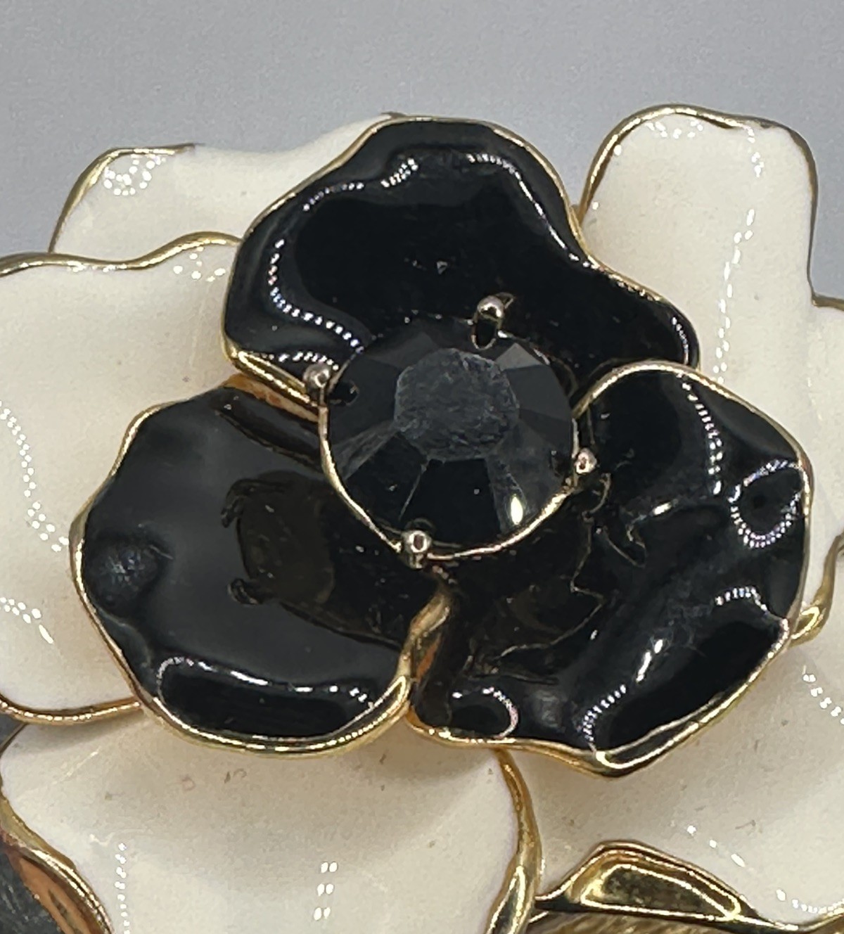Kenneth Jay Lane KJL Black White Camellia Floral Cuff Bracelet Gold Plated Vtg