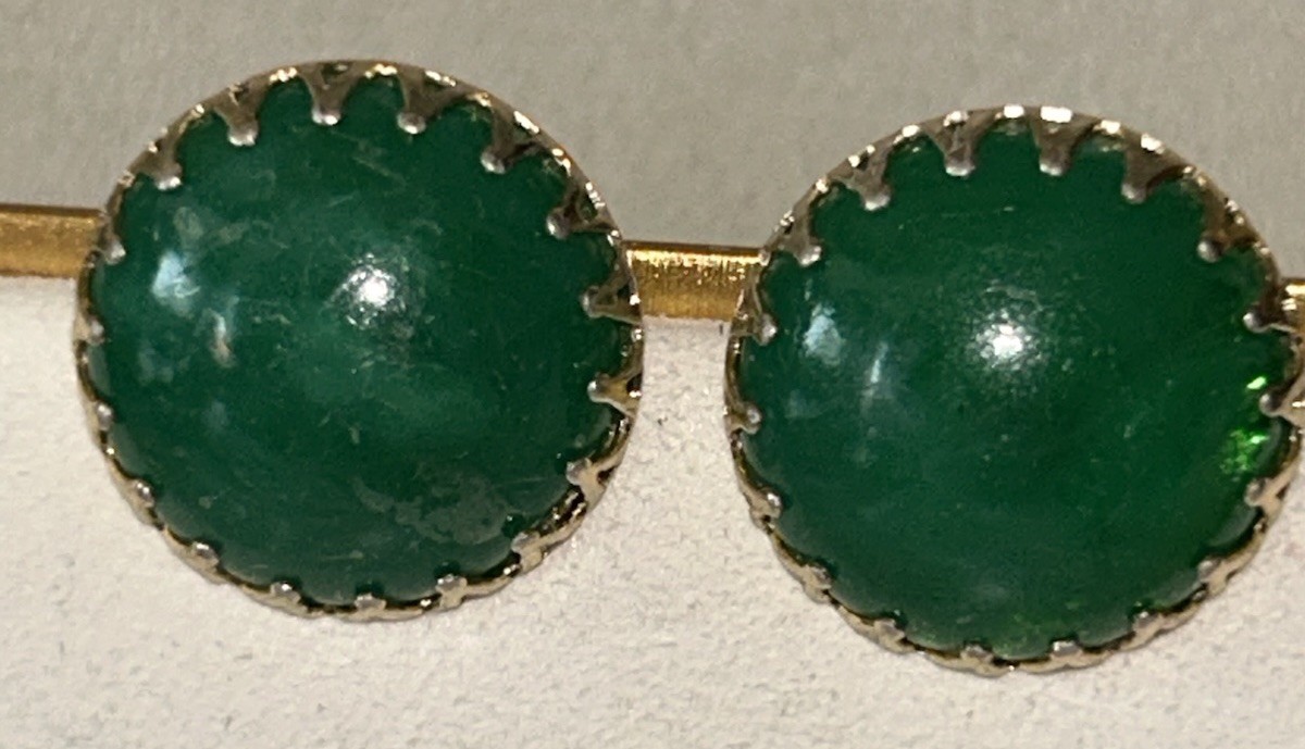 Vintage Hong Kong Green Lucite Cabochon Clip Earrings Gold Tone Faux Jade 60’s