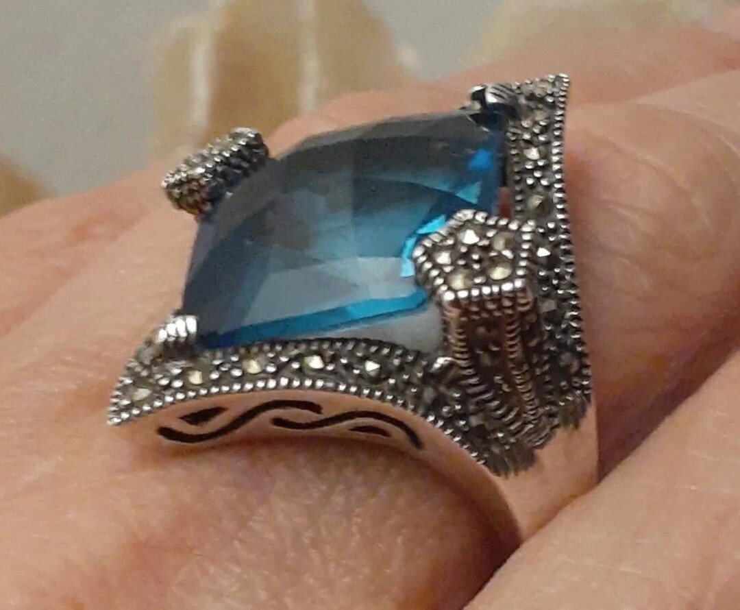 Vintage Estate Sterling Silver Faceted Blue Crystal Glass Pentagon Ring Size 8