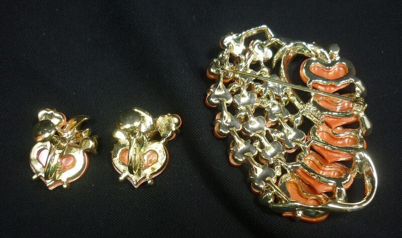 Vintage Star Brand Pink Hearts & Flowers Brooch & Screw Clasp Earrings 23H052